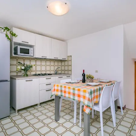 Vakantiehuis Villaggio Sole B-2 By Interhome